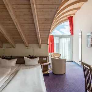 Azimut 4*, Dresden Deutschland